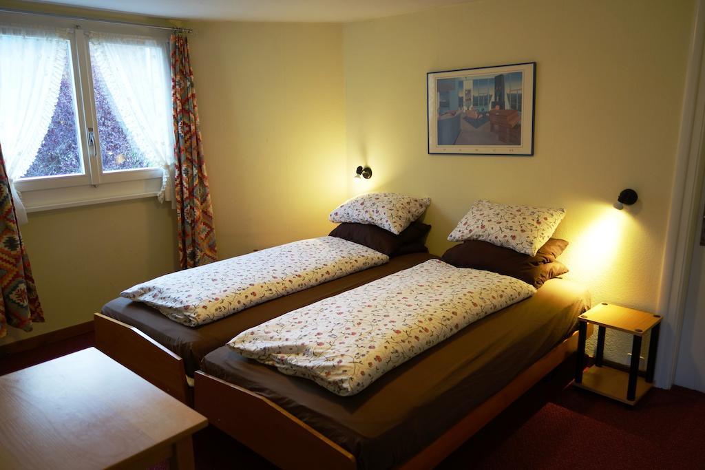 Arnolds Bed & Breakfast Interlaken Room photo